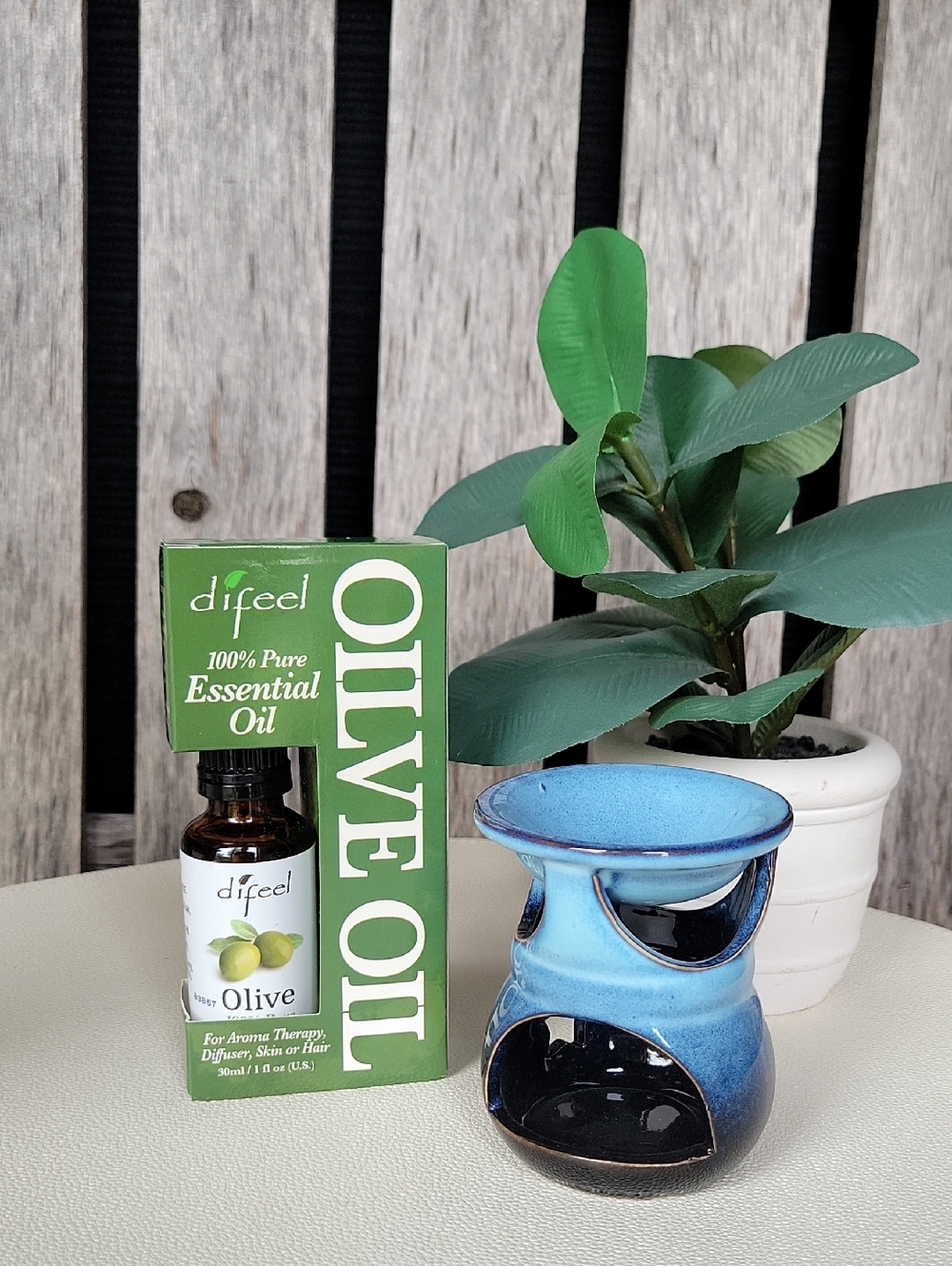 difeel Olive Oil Essential Oil + Blue Ceramic Oil Burner